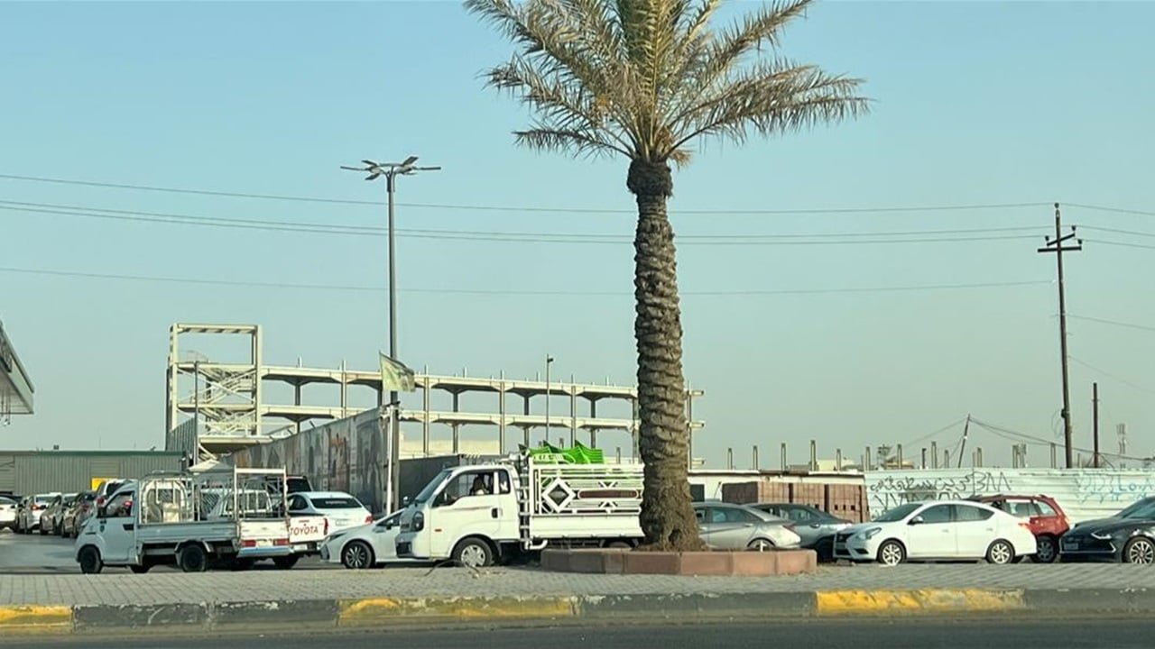 أزمة البنزين تمتد إلى البصرة وذي قار وطوابير المركبات أمام المحطات